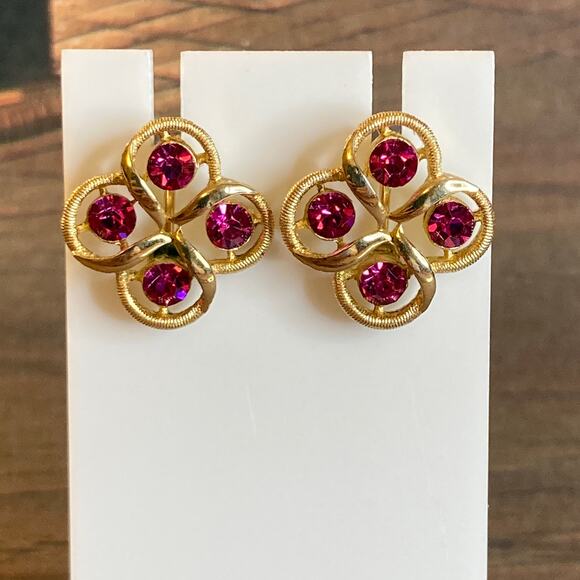 0032 Vintage 60s Crown Trifari Quatrefoil Clip-On Earrings w/Pink Rhinestones - Picture 1 of 5